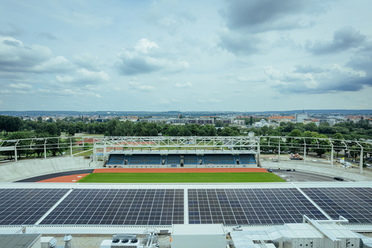Solaranlage auf dem Heinz-Steyer-Stadion in Dresden